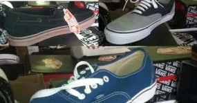 Wholesale vans, mixed palette of assorted sneakers, 1000 pairs for sale.